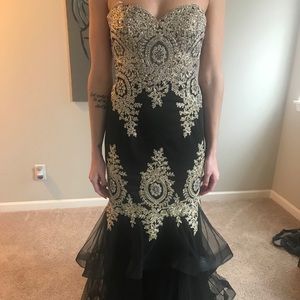 David’s Bridal Juniors prom dress/ball gown